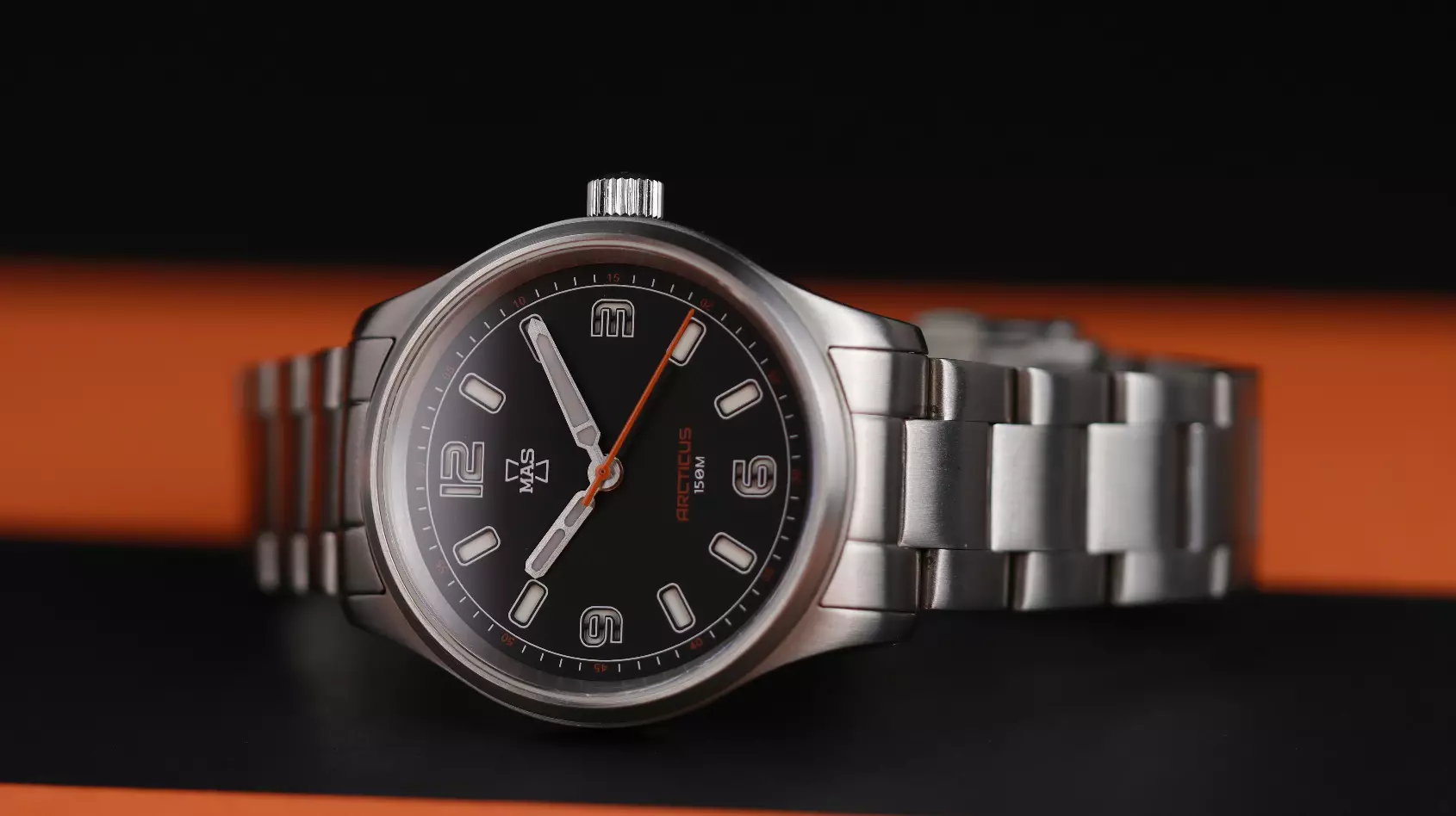 MICRO MONDAYS: Djärva klockor för under 500 $ i MAS Watches Arcticus-sortimentet - Time and Tide Watches