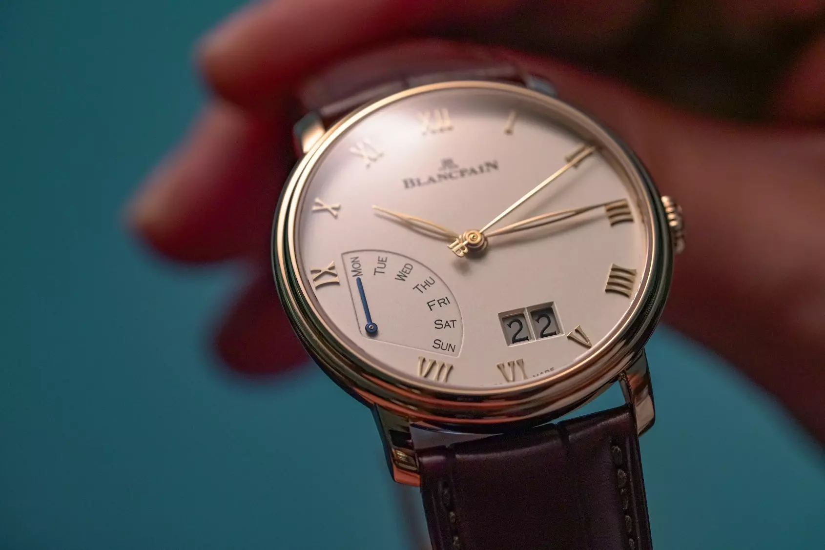 HANDS-ON: L'élégance au quotidien - la Blancpain Villeret Grande Date Jour Rétrograde - Time and Tide Watches