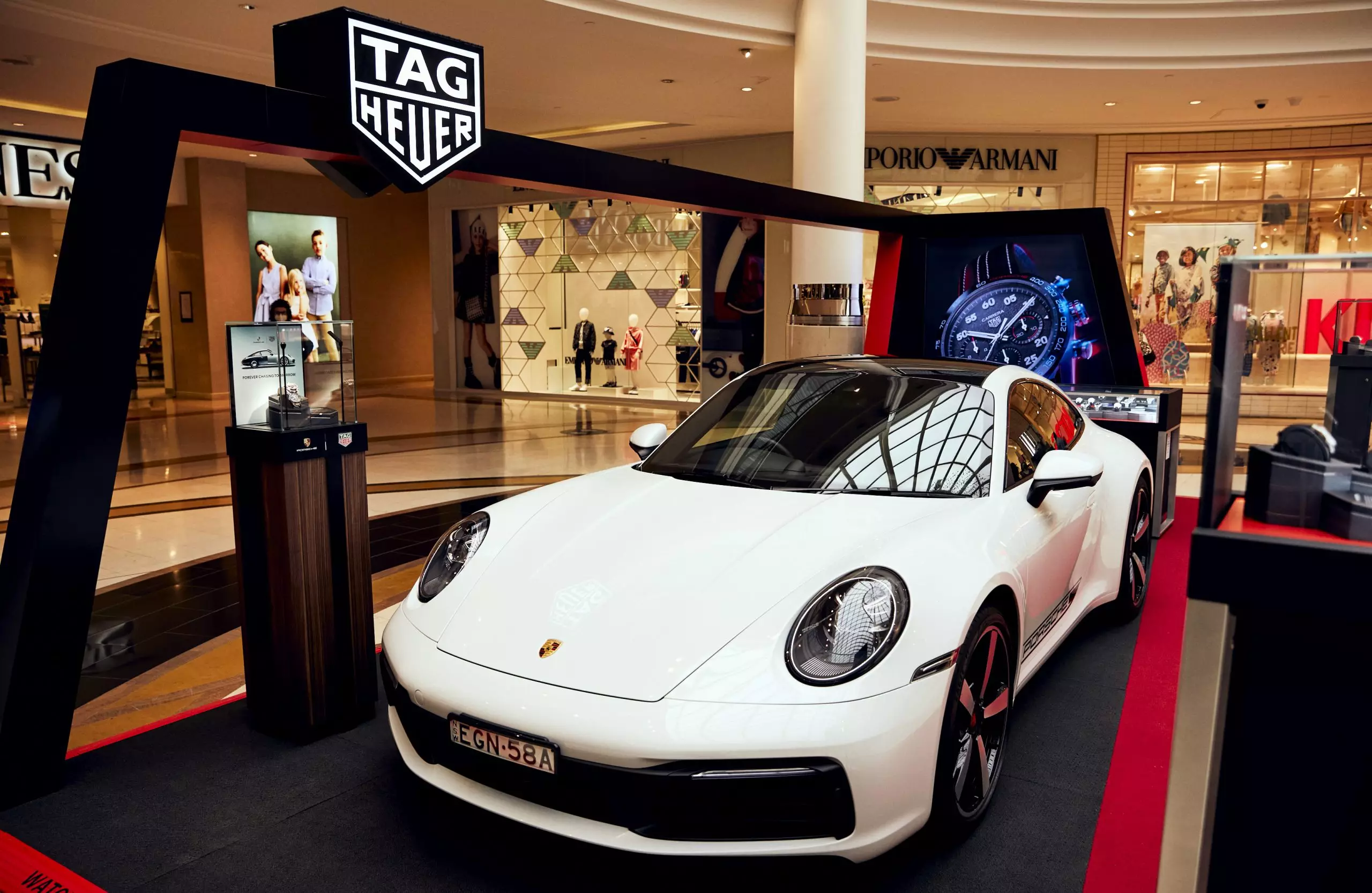 ღონისძიება: თუ სიჩქარის საჭიროება გაქვთ, TAG Heuer x Porsche pop-up არის საათის მოყვარულთა სიამოვნება - Time and Tide Watches