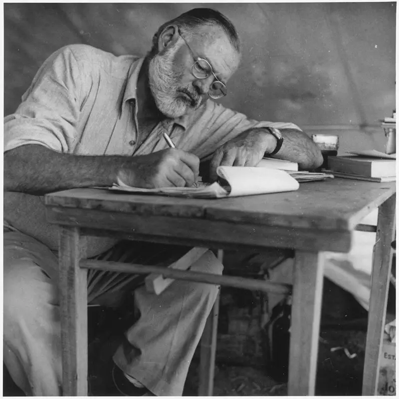 De la Rolex d'Hemingway à la Heuer vintage de Murakami - les 7 meilleures citations horlogères de la littérature - Time and Tide Watches