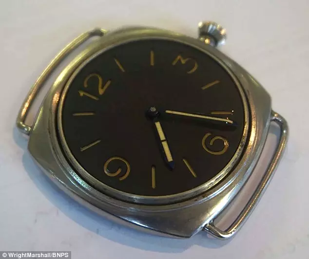 Đồng hồ Panera do Rolex sản xuất Được mua khi khởi động xe hơi với giá £ 10 Bán với giá ...